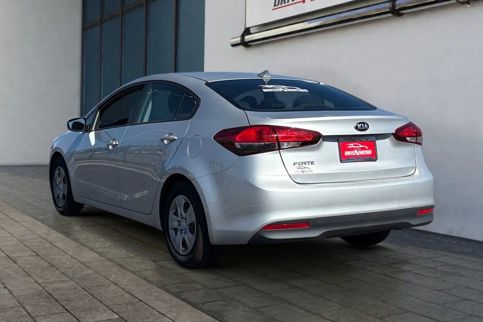 Used 2017 Kia Forte LX image 6