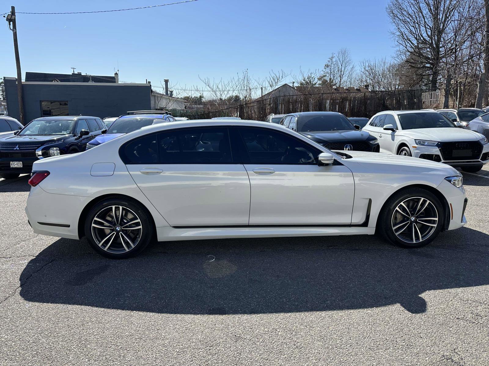 Used 2020 BMW 750i xDrive w/ M Sport Package AWD/4WD image 2