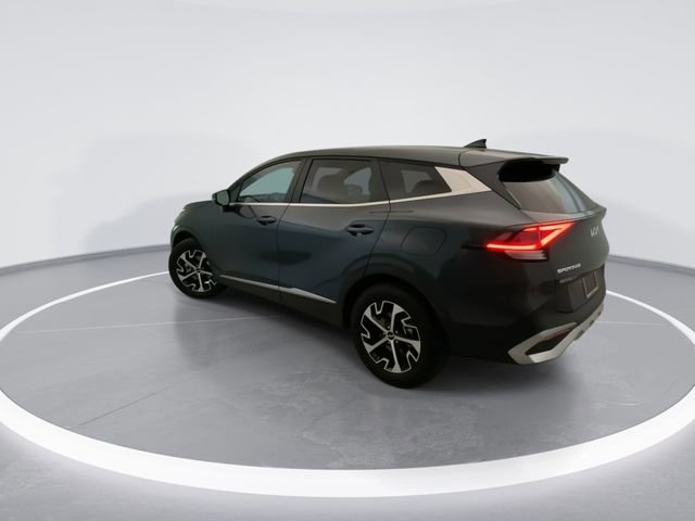 Used 2024 Kia Sportage EX image 4