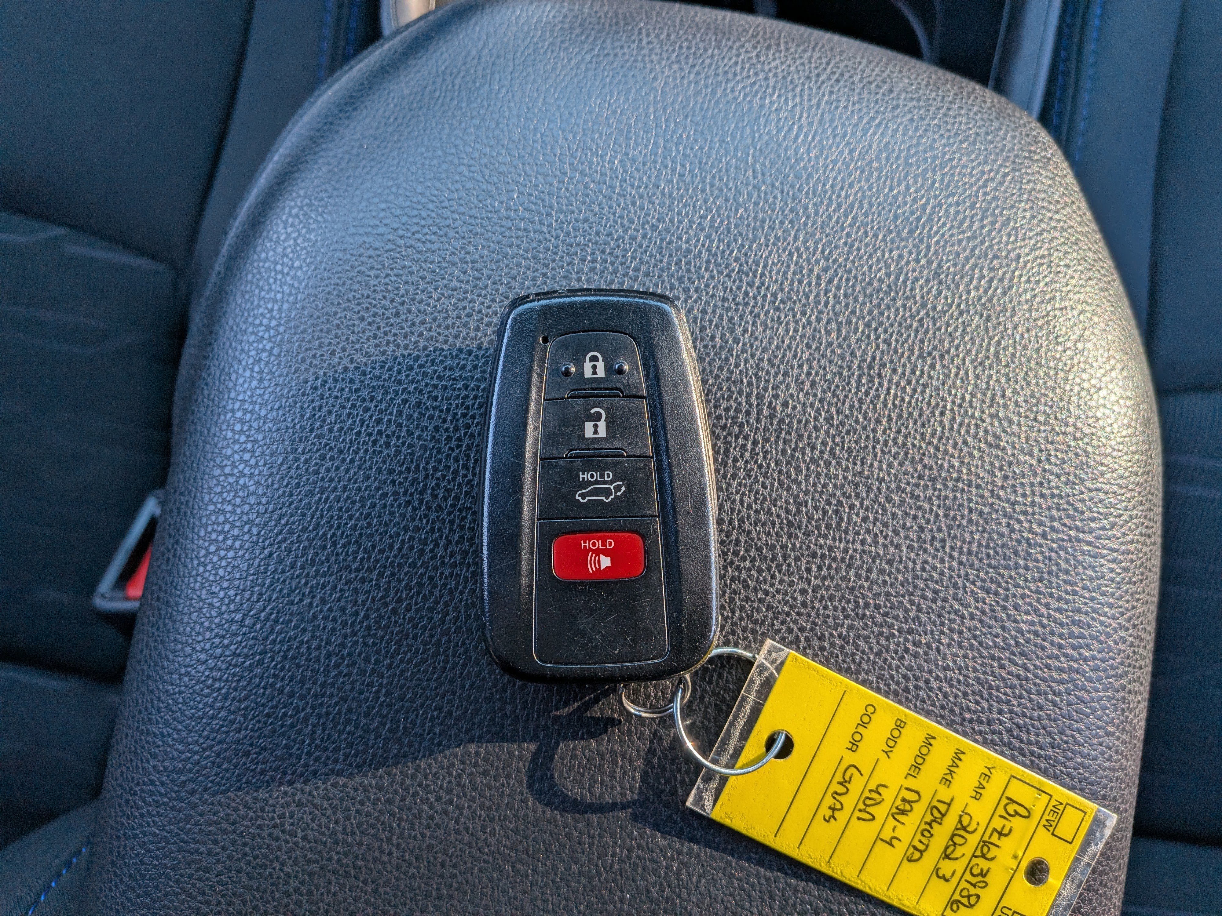 Used 2023 Toyota RAV4 SE image 37