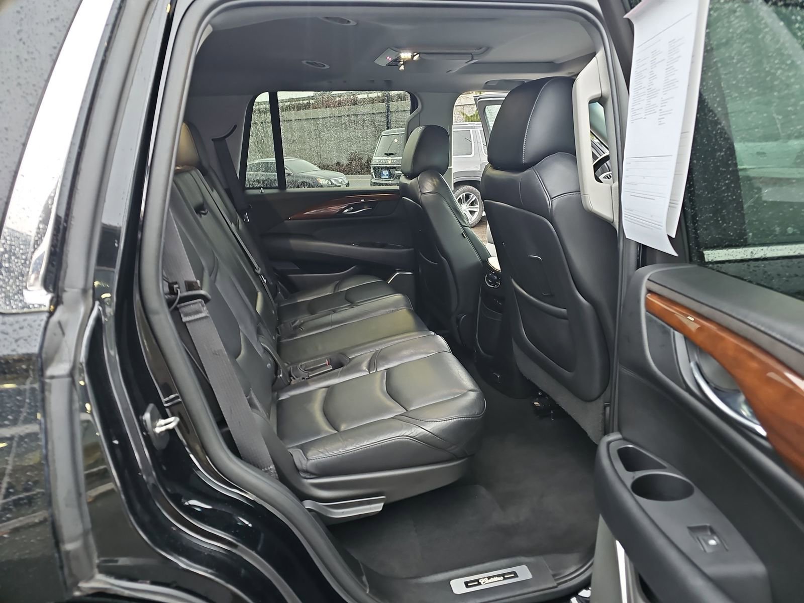 Used 2018 Cadillac Escalade Luxury image 17