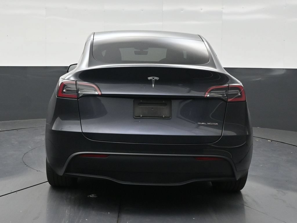 Used 2024 Tesla Model Y Long Range AWD/4WD image 4