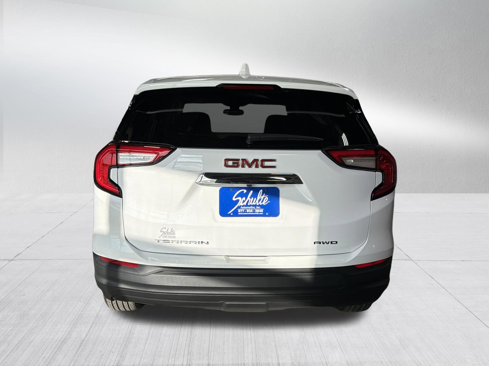 Used 2024 GMC Terrain SLE image 6