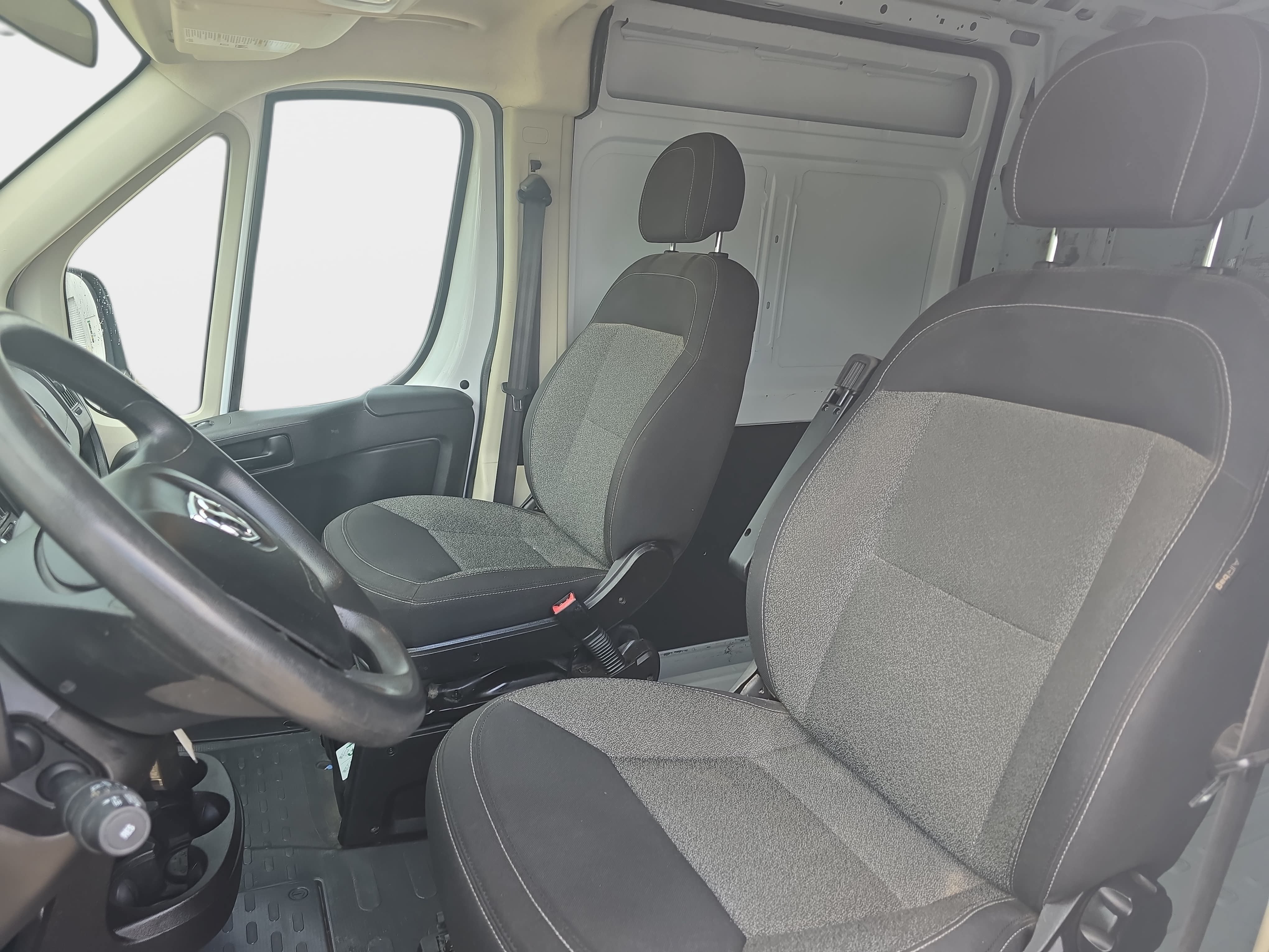 Used 2017 RAM ProMaster 2500 w/ Interior Convenience Group FWD image 11