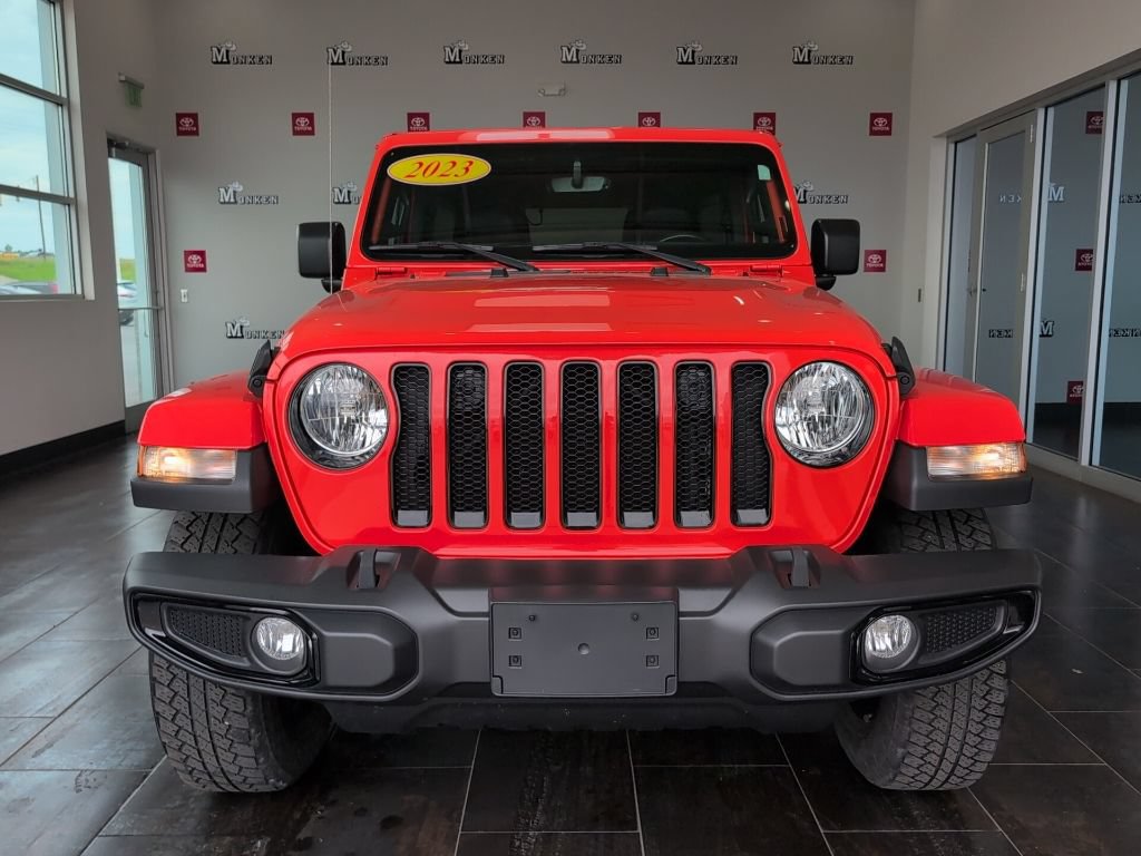 Used 2023 Jeep Wrangler Unlimited Sahara AWD/4WD image 3