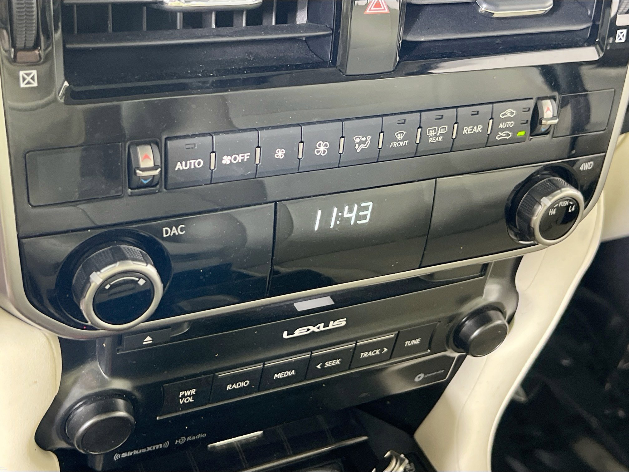 Used 2023 Lexus GX 460 Premium w/ Premium Package AWD/4WD image 16