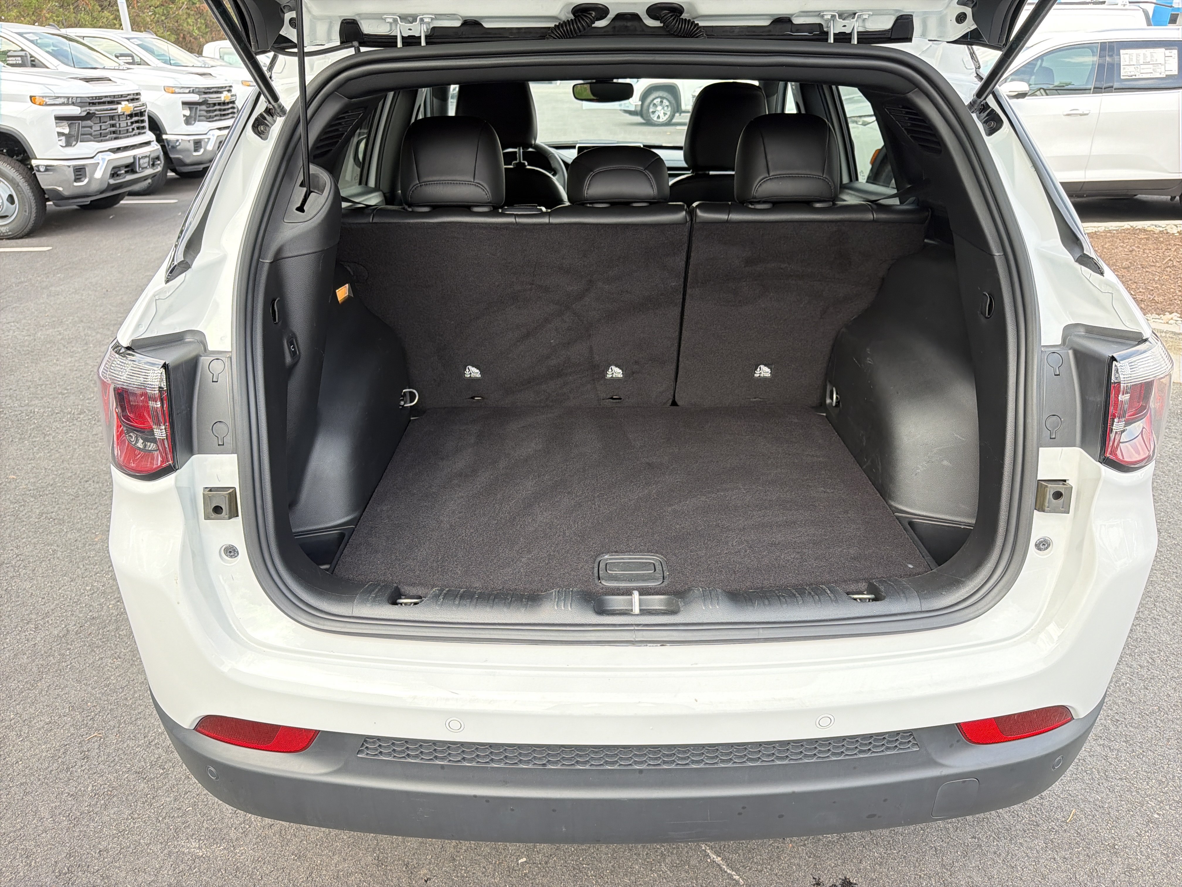 Used 2026 Jeep Compass Limited AWD/4WD image 33