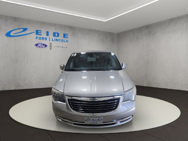 Used 2015 Chrysler Town & Country S FWD image 6
