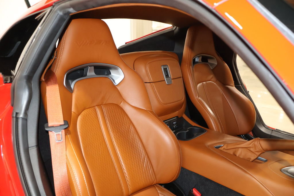 Used 2013 SRT Viper GTS w/ GTS Laguna Interior Pkg image 29