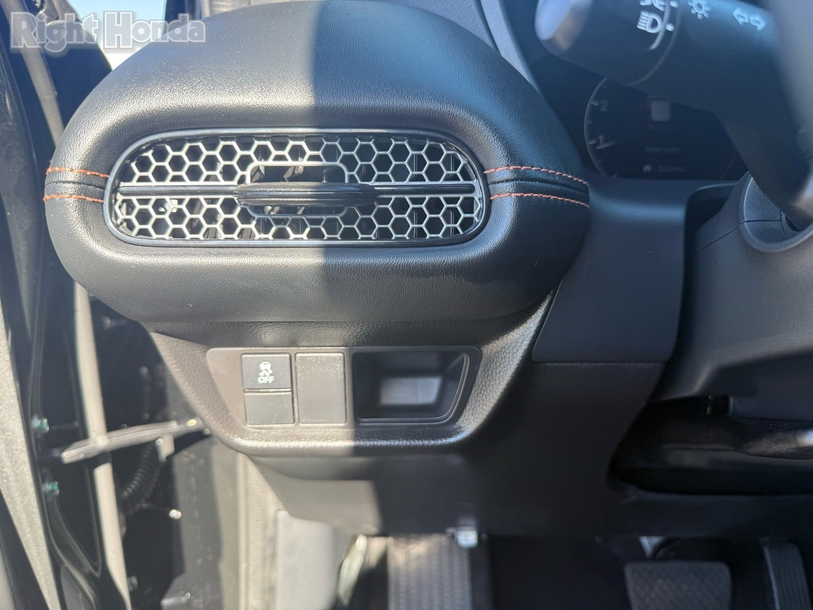 Certified 2025 Honda HR-V Sport image 15