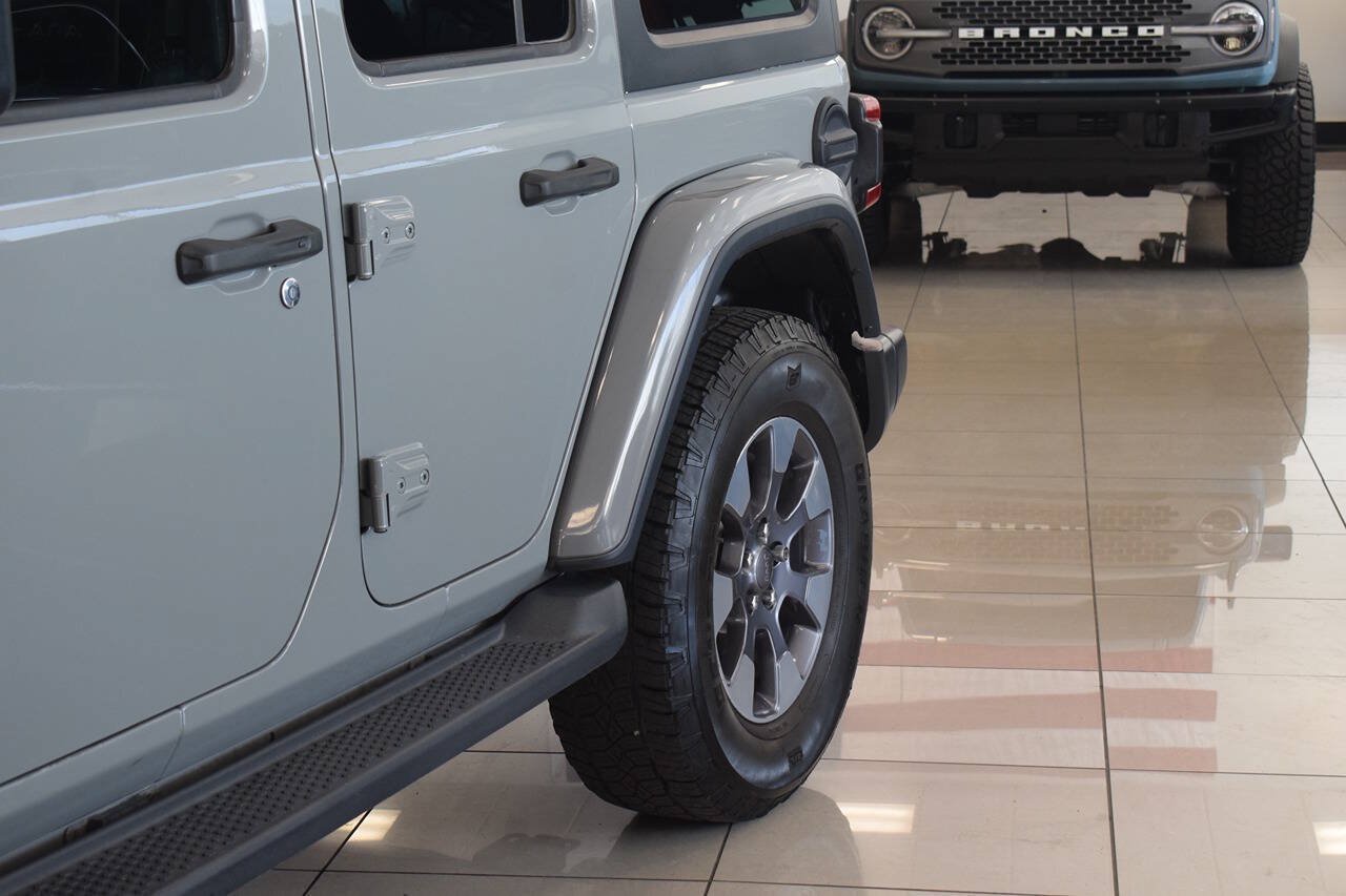 Used 2018 Jeep Wrangler Unlimited Sahara AWD/4WD image 12
