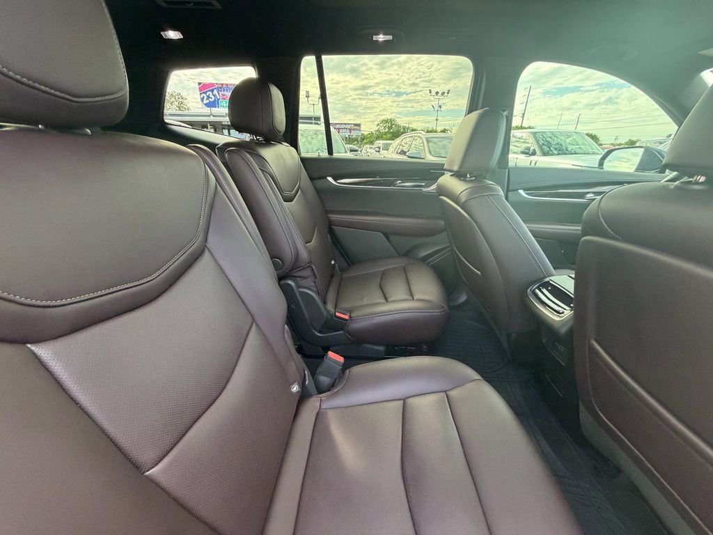 Used 2024 Cadillac XT6 Premium Luxury image 17