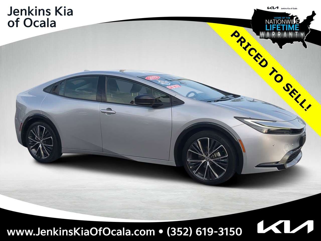 Used 2023 Toyota Prius XLE image 1