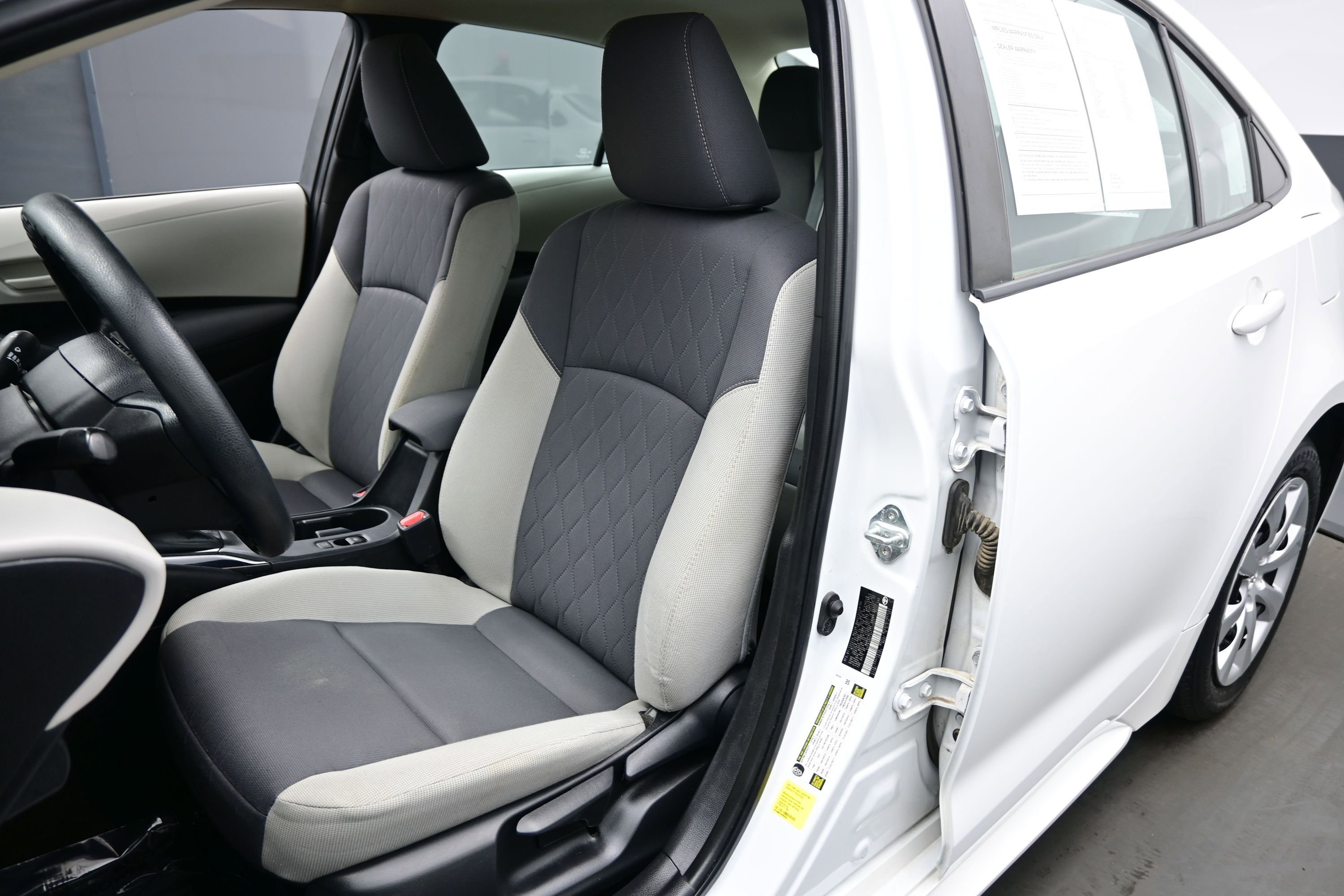 Used 2023 Toyota Corolla LE FWD image 11