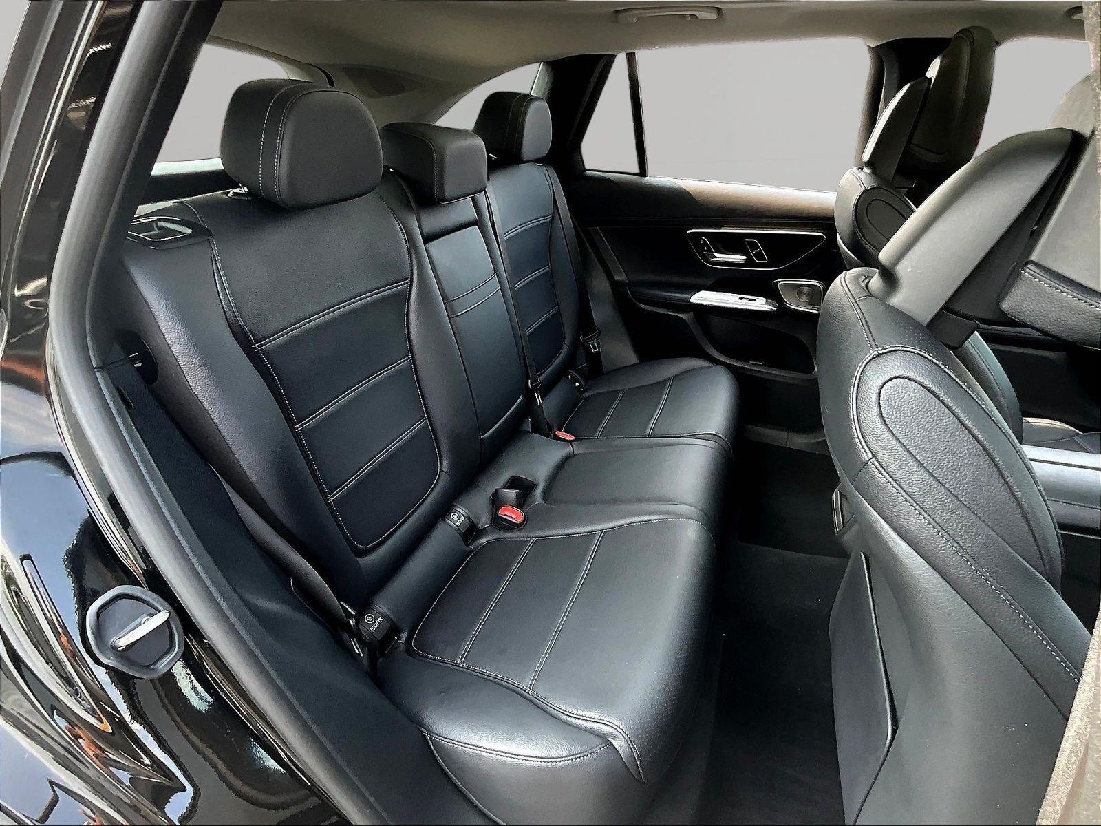 Used 2023 Mercedes-Benz GLC 300 4MATIC image 24