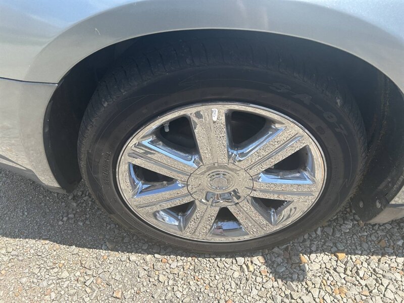 Used 2010 Chrysler Sebring Limited FWD image 25