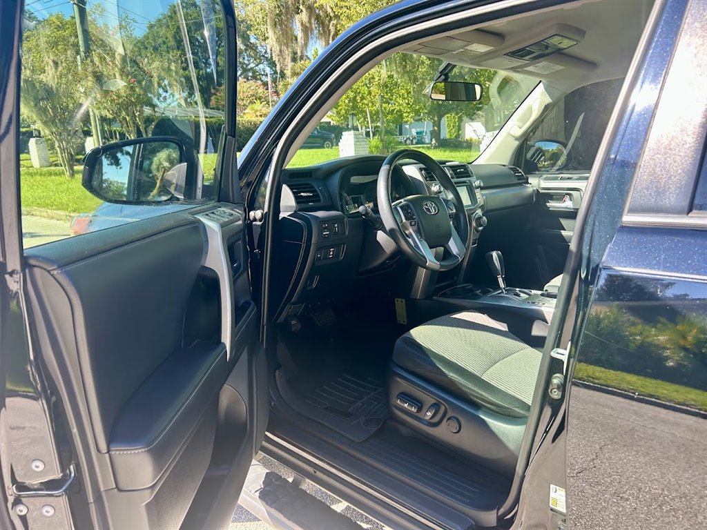 Used 2017 Toyota 4Runner SR5 RWD image 8