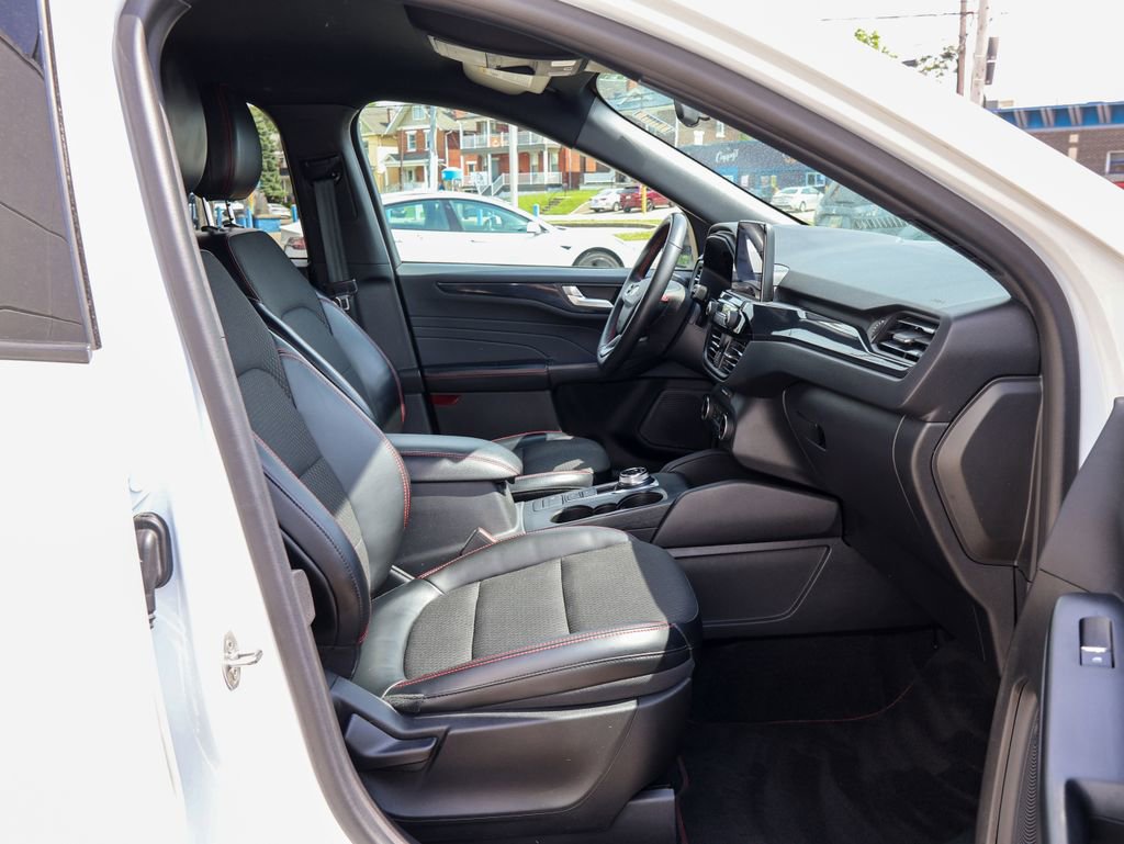 Used 2023 Ford Escape ST-Line w/ Equipment Group 301A FWD image 28