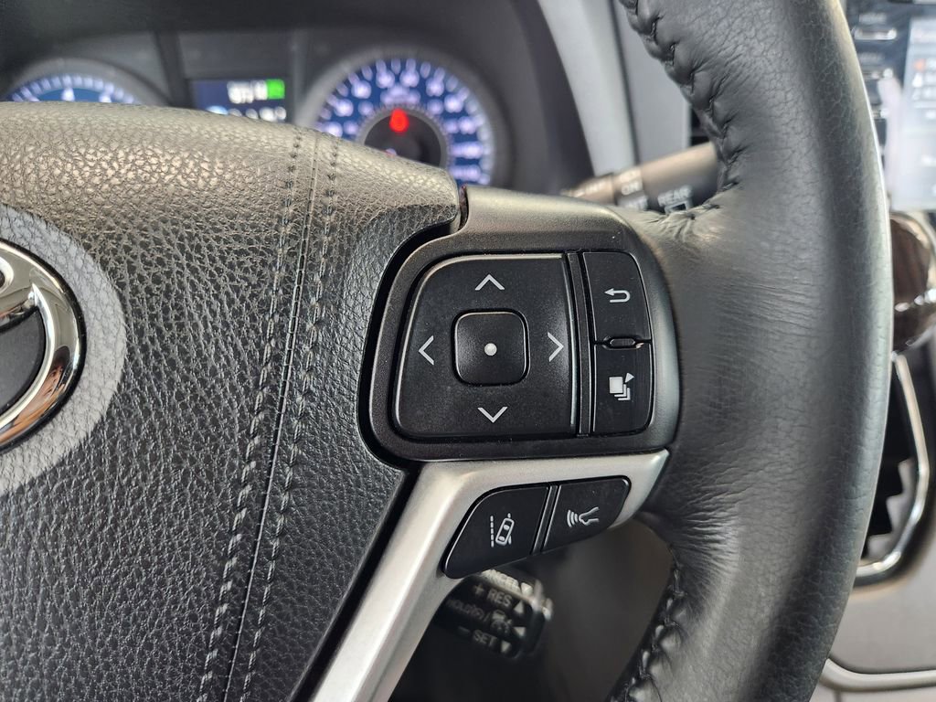 Used 2020 Toyota Sienna XLE Premium w/ Carpet Mat Package AWD/4WD image 30