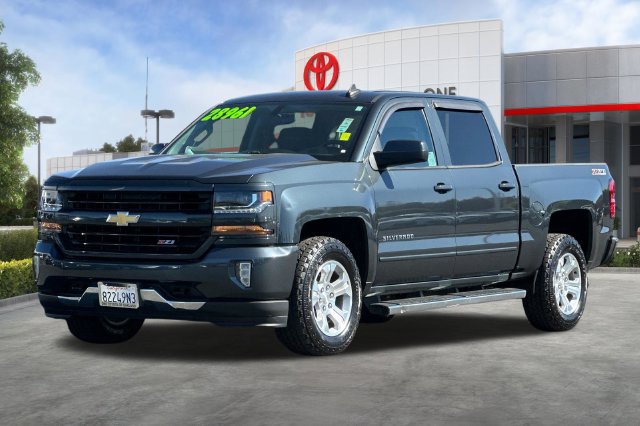 Used 2017 Chevrolet Silverado 1500 LT w/ All Star Edition AWD/4WD image 9