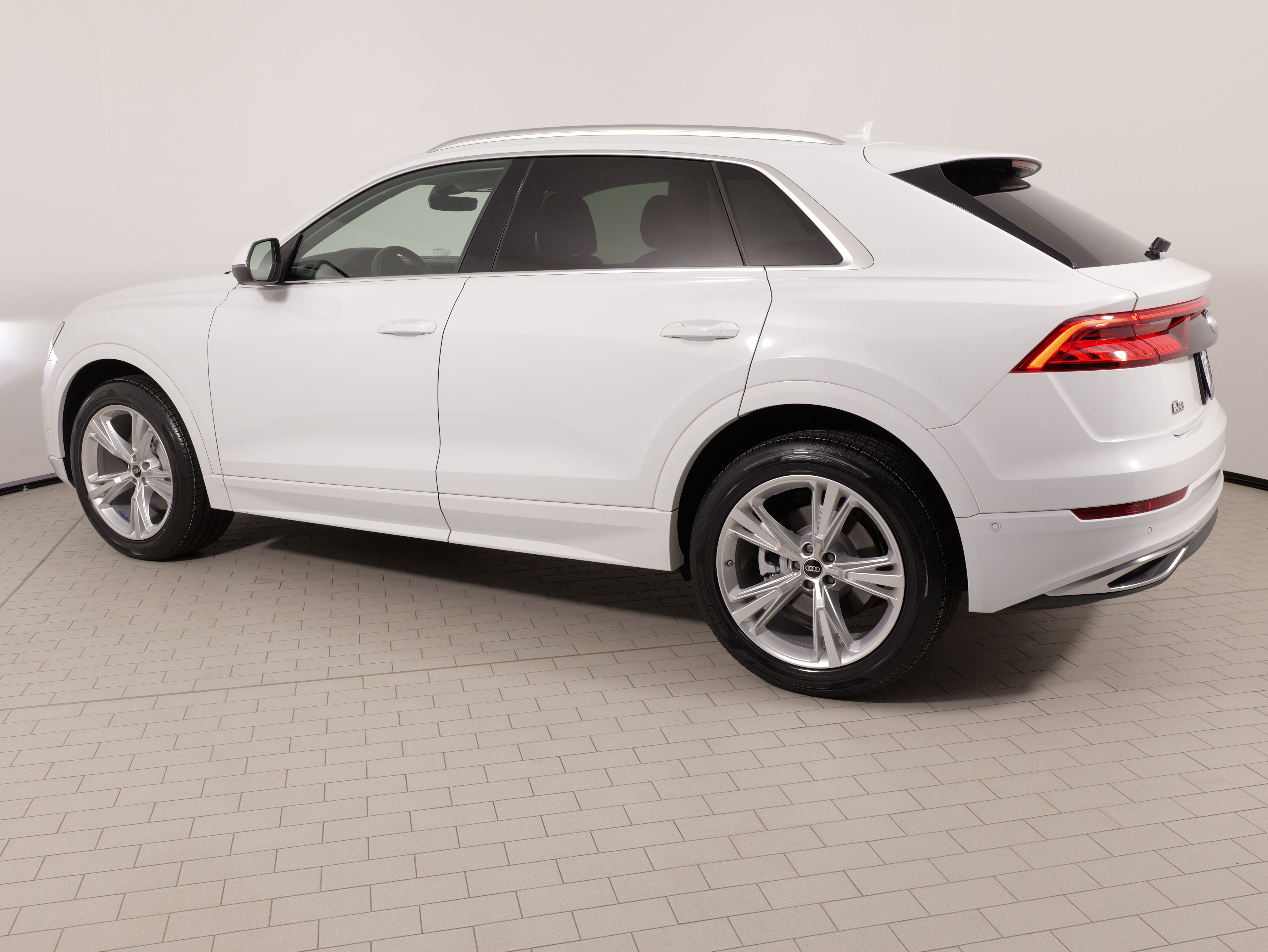 Used 2023 Audi Q8 Premium Plus w/ Premium Plus Package AWD/4WD image 17
