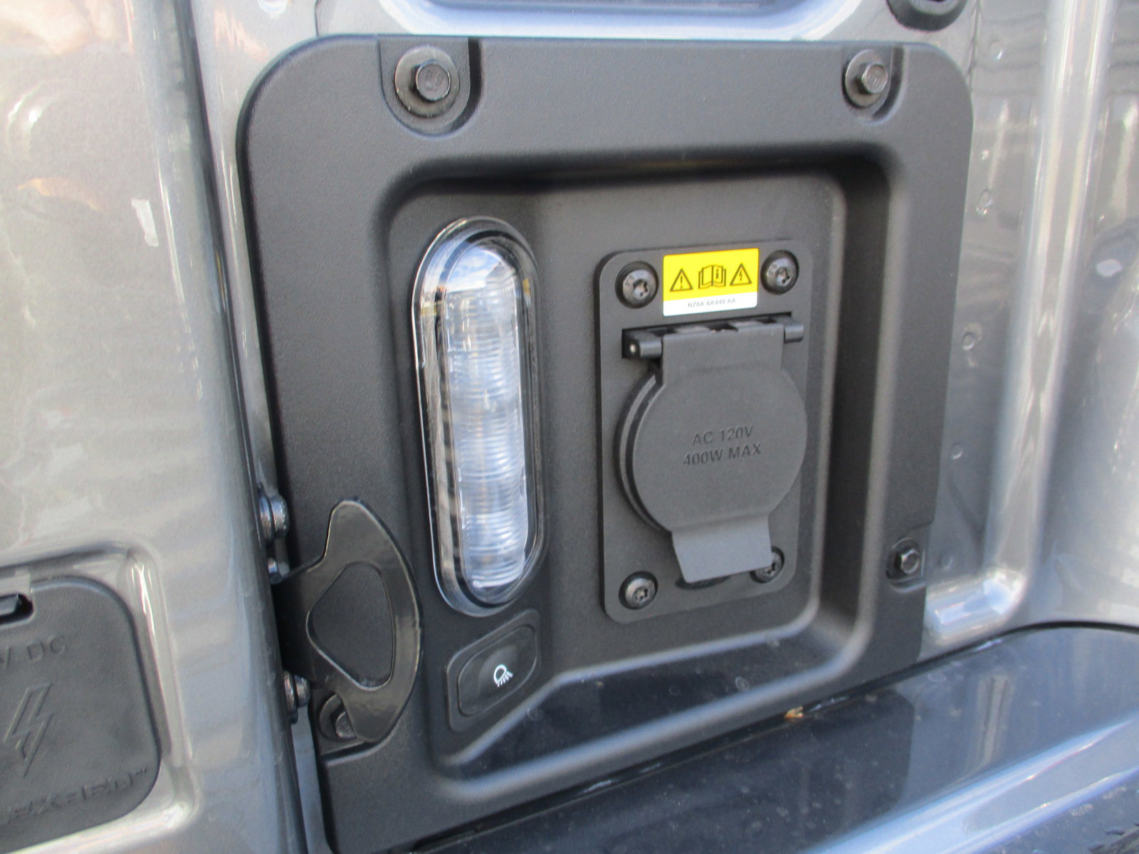 New 2025 Ford Maverick XLT w/ XLT Luxury Package image 24