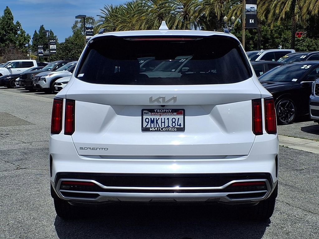 Certified 2023 Kia Sorento SX image 4