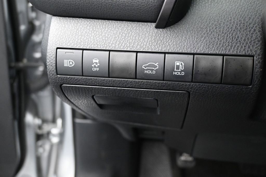 Used 2022 Toyota Camry SE FWD image 31