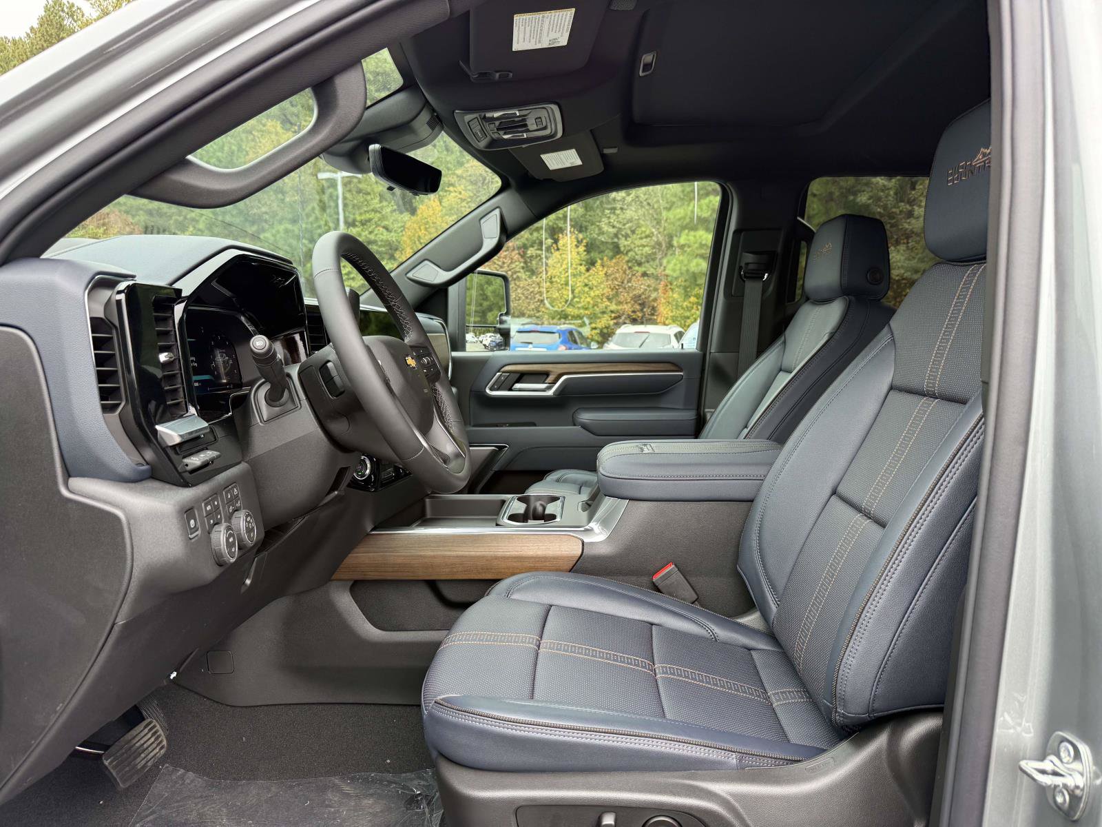 New 2026 Chevrolet Silverado 2500 High Country w/ High Country Premium Package AWD/4WD image 12