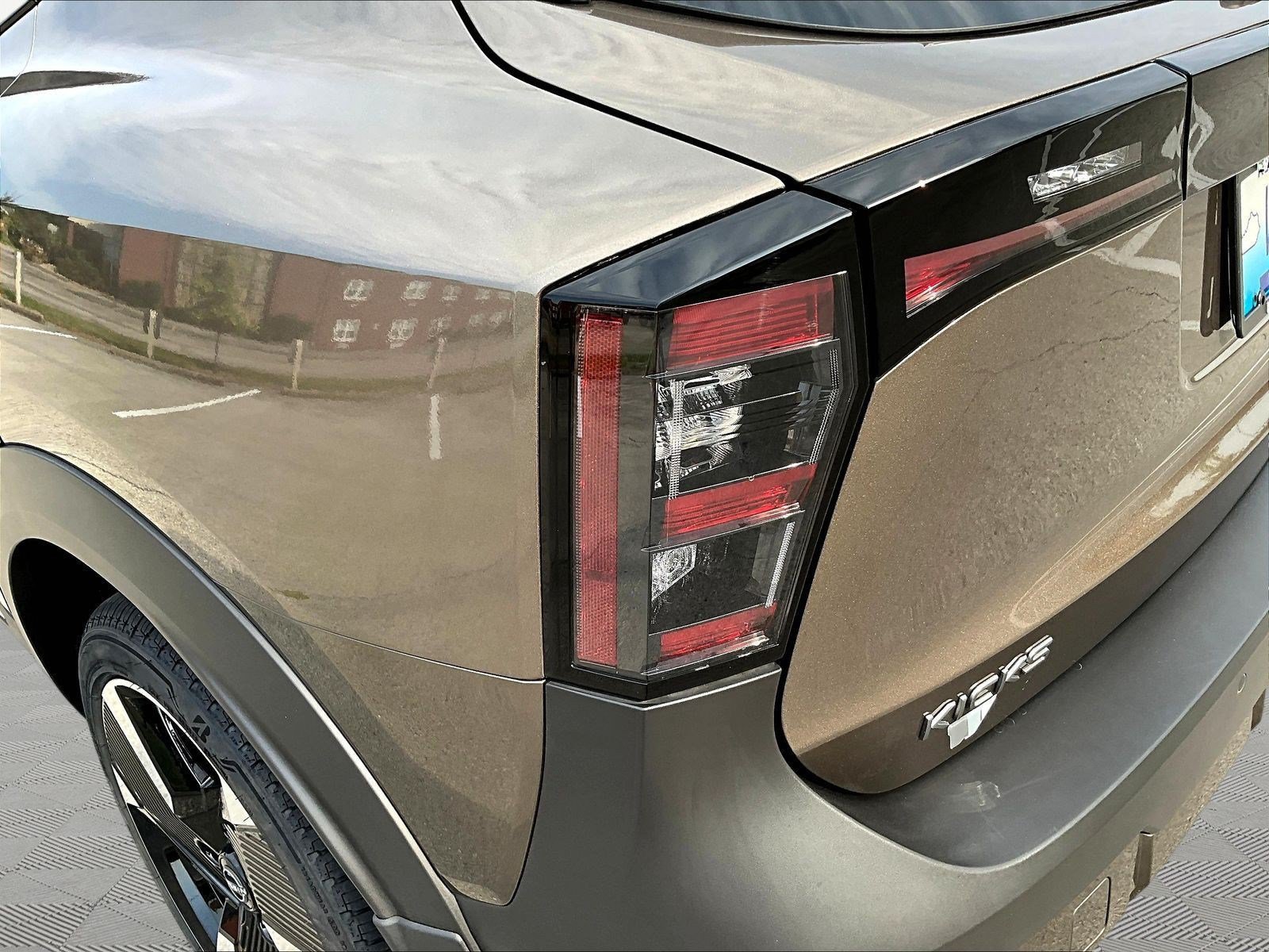 Certified 2026 Nissan Kicks SR w/ Cold Weather Package AWD/4WD image 23