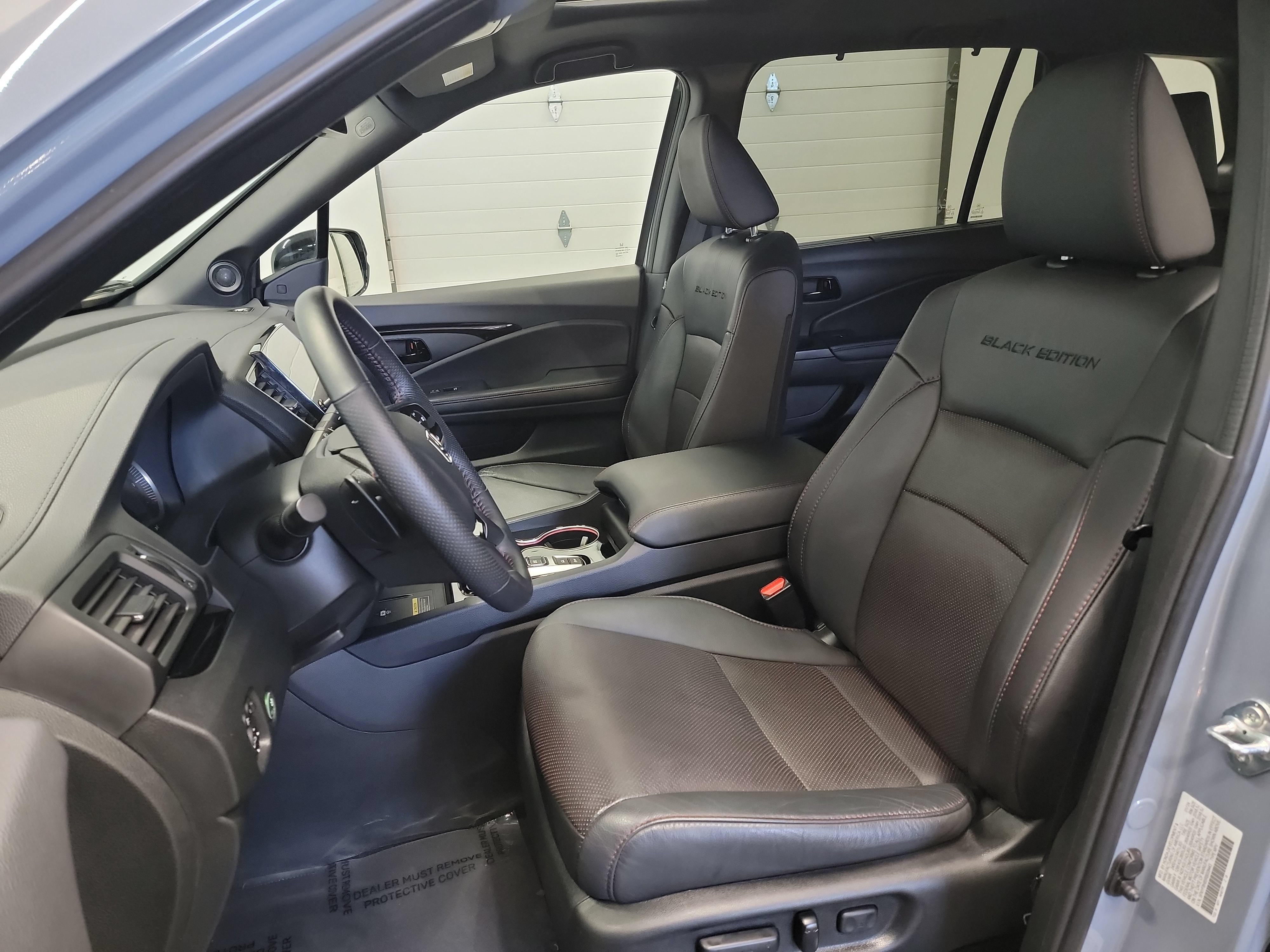 Used 2024 Honda Passport Black Edition image 12