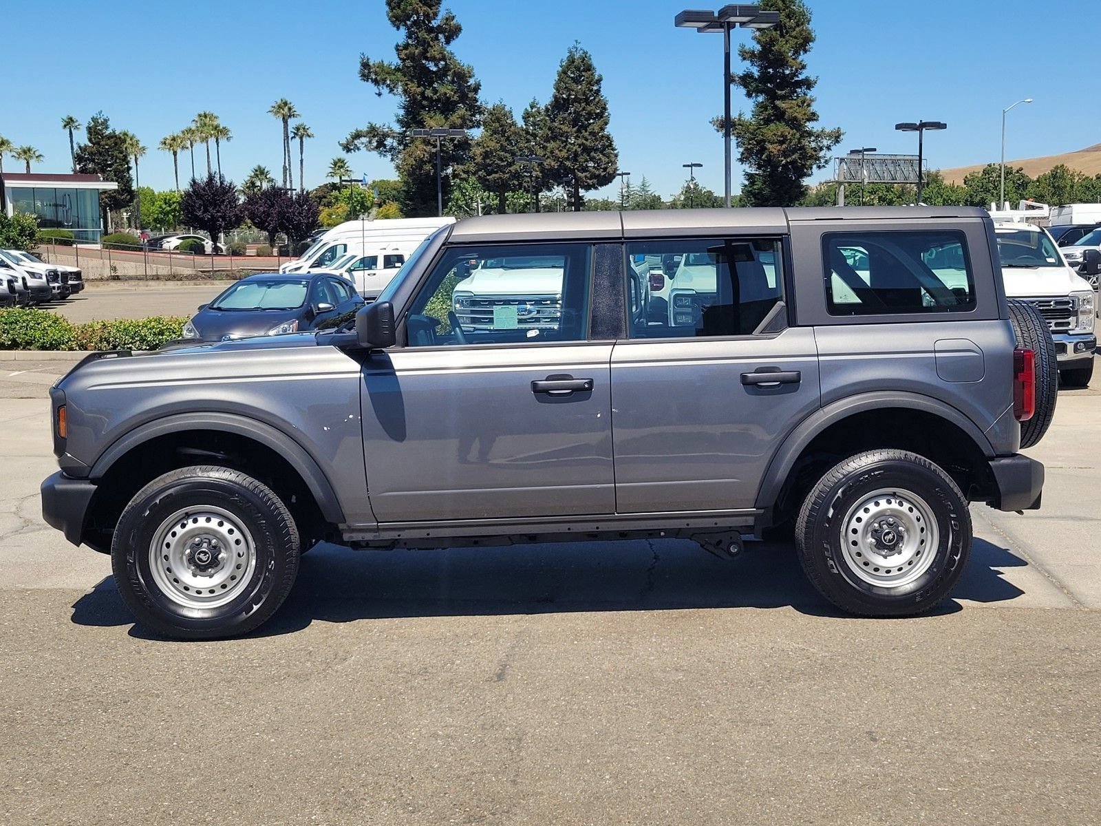 Used 2025 Ford Bronco 4-Door AWD/4WD image 7