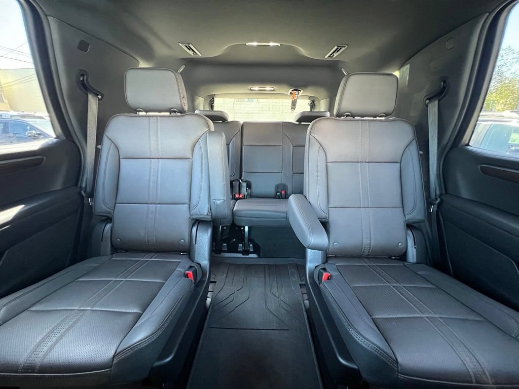 Used 2025 Chevrolet Tahoe High Country AWD/4WD image 15