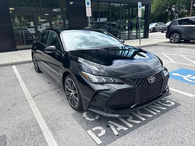 Used 2020 Toyota Avalon XSE w/ All Weather Liner Package FWD image 4