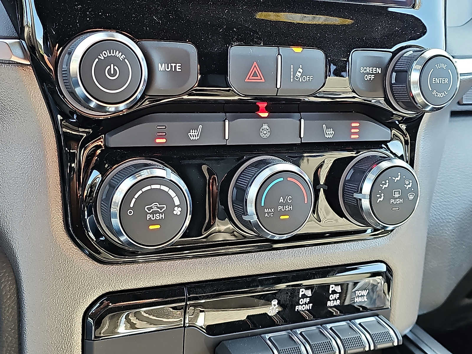 New 2026 RAM 1500 Big Horn w/ Night Edition AWD/4WD image 11