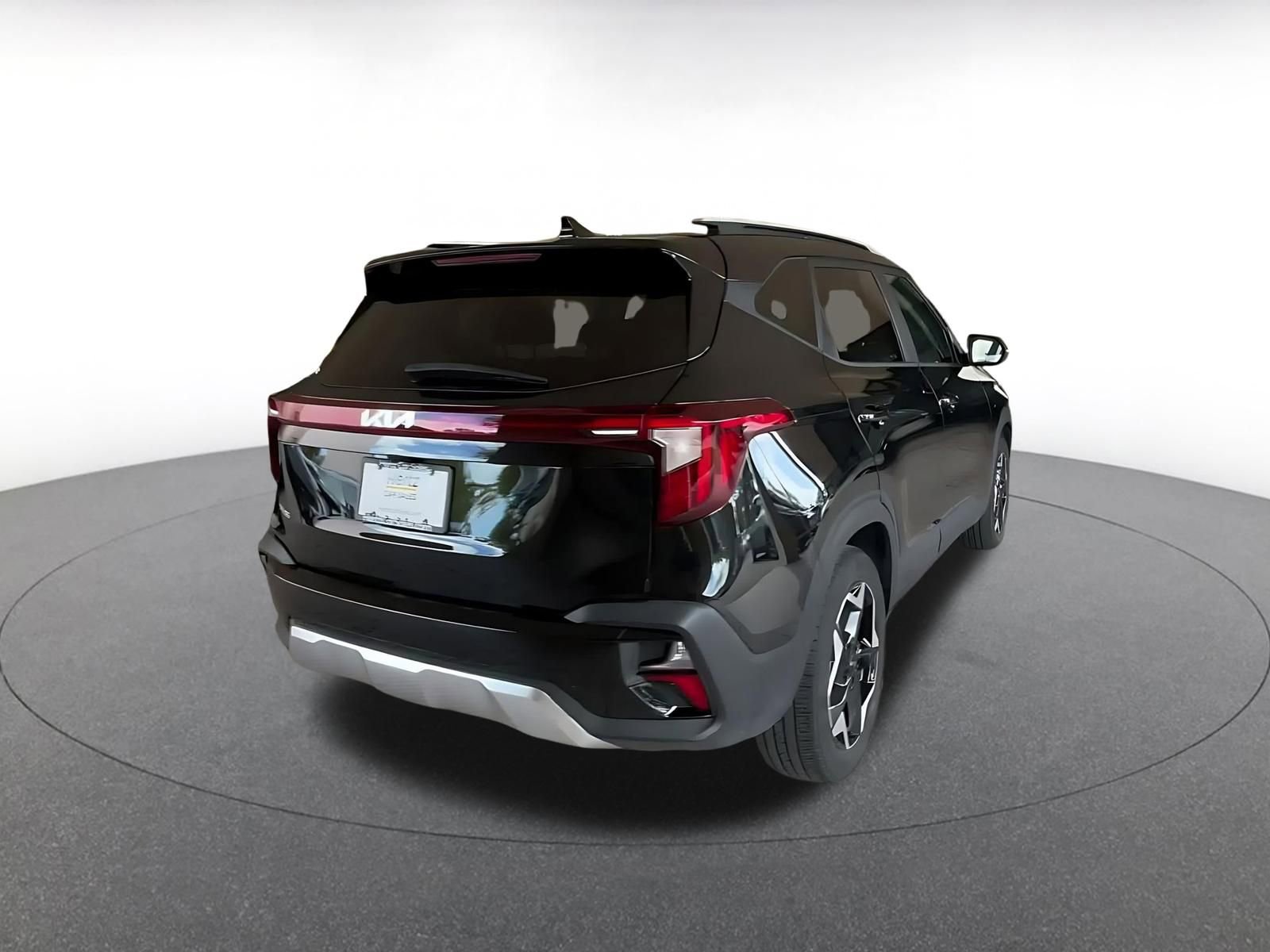 Used 2025 Kia Seltos S FWD image 14