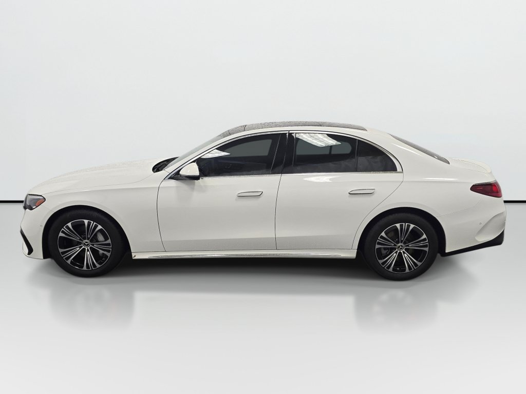 Used 2024 Mercedes-Benz E 350 4MATIC Sedan image 3