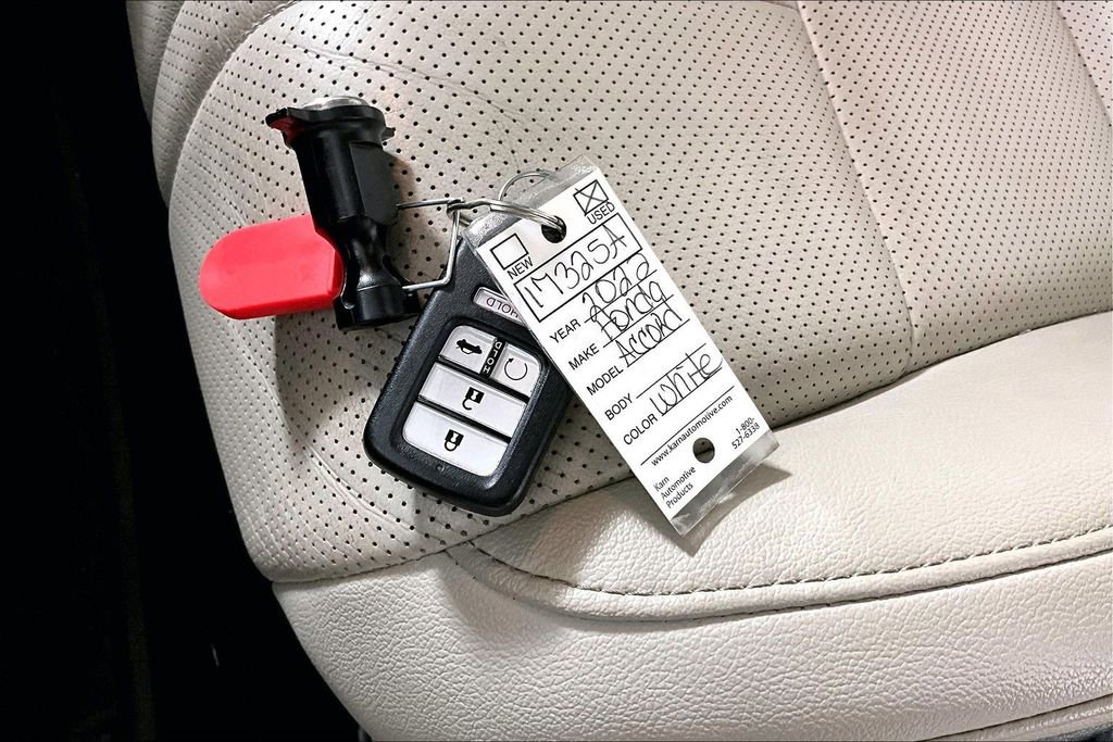 Used 2022 Honda Accord Touring image 10