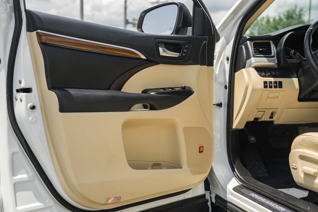 Used 2019 Toyota Highlander Limited Platinum AWD/4WD image 39