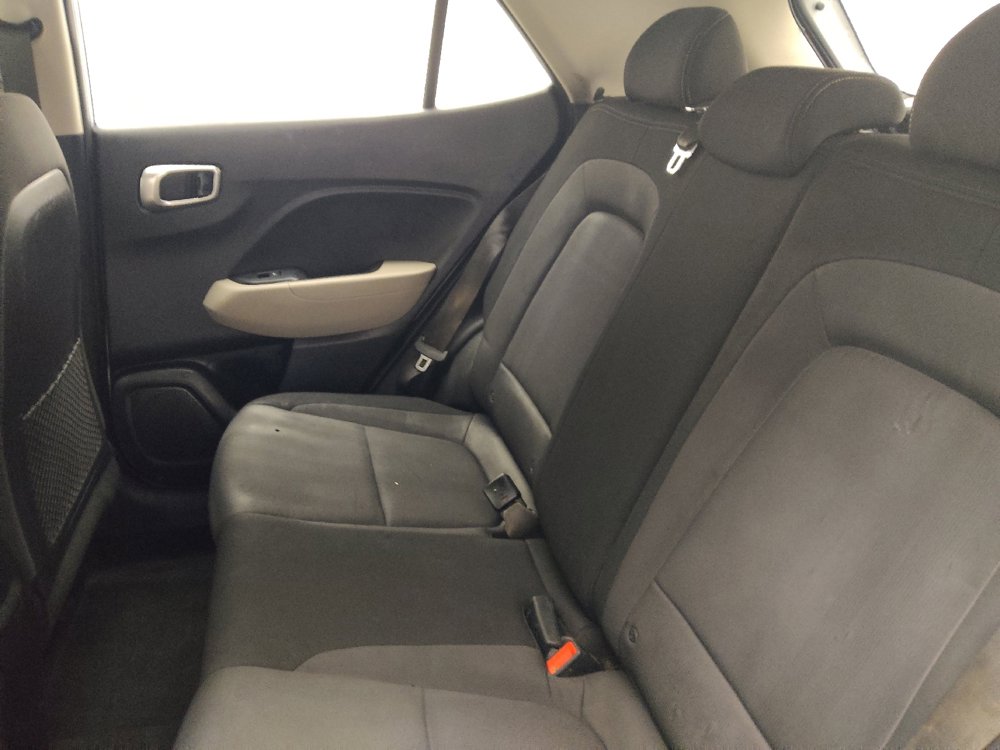 Used 2021 Hyundai Venue SEL w/ Cargo Package image 18