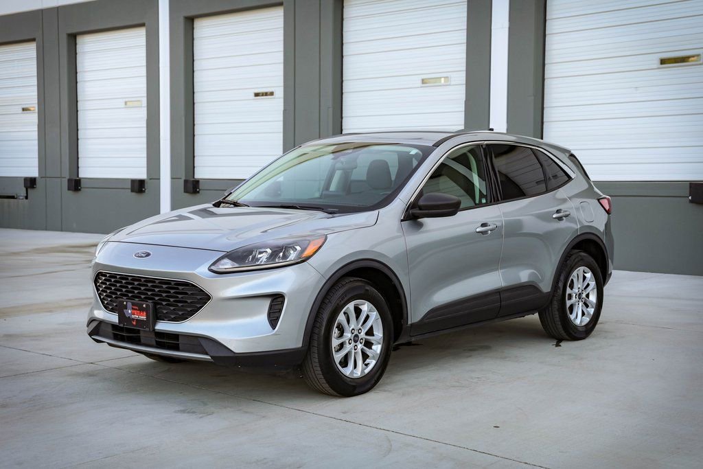 Used 2022 Ford Escape SE w/ Cold Weather Package AWD/4WD image 4