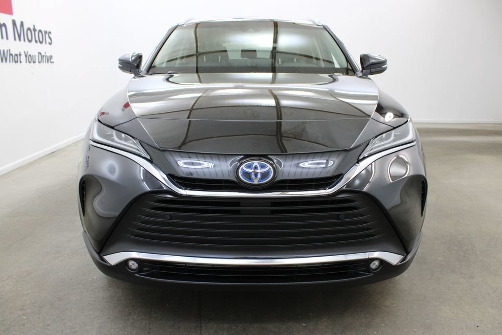 Used 2024 Toyota Venza XLE AWD/4WD image 7