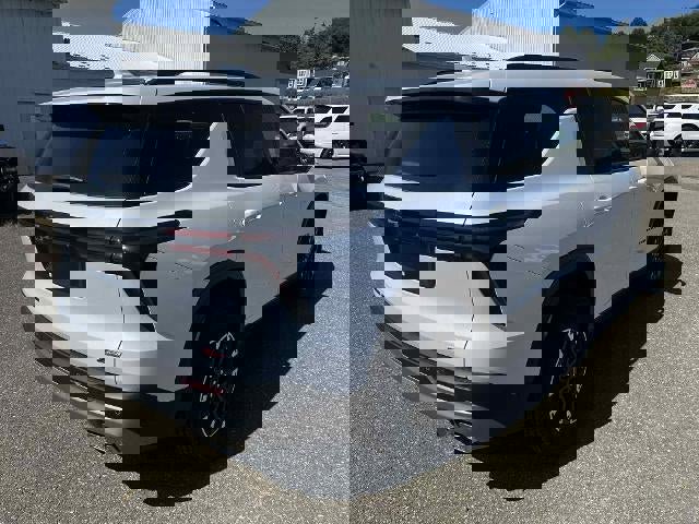 New 2026 Chevrolet Traverse Z71 w/ Driver Confidence Package image 2