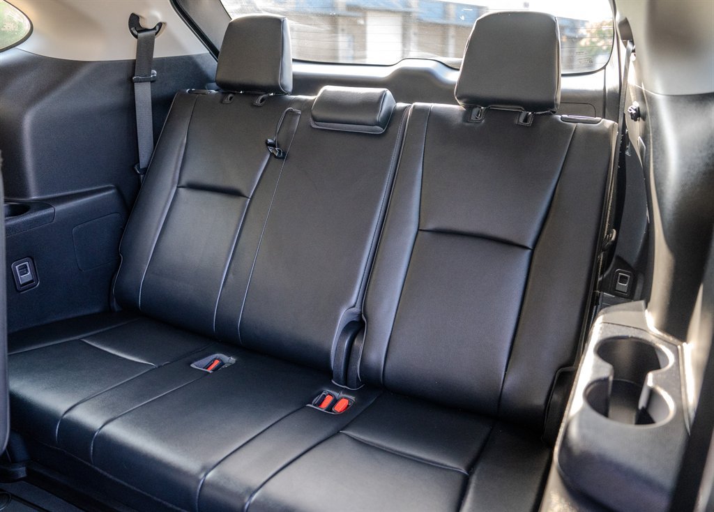 Used 2020 Toyota Highlander XLE FWD image 31