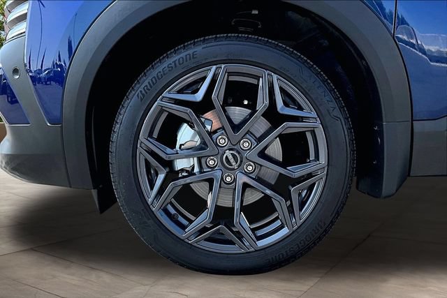 Certified 2025 Nissan Kicks SR AWD/4WD image 31