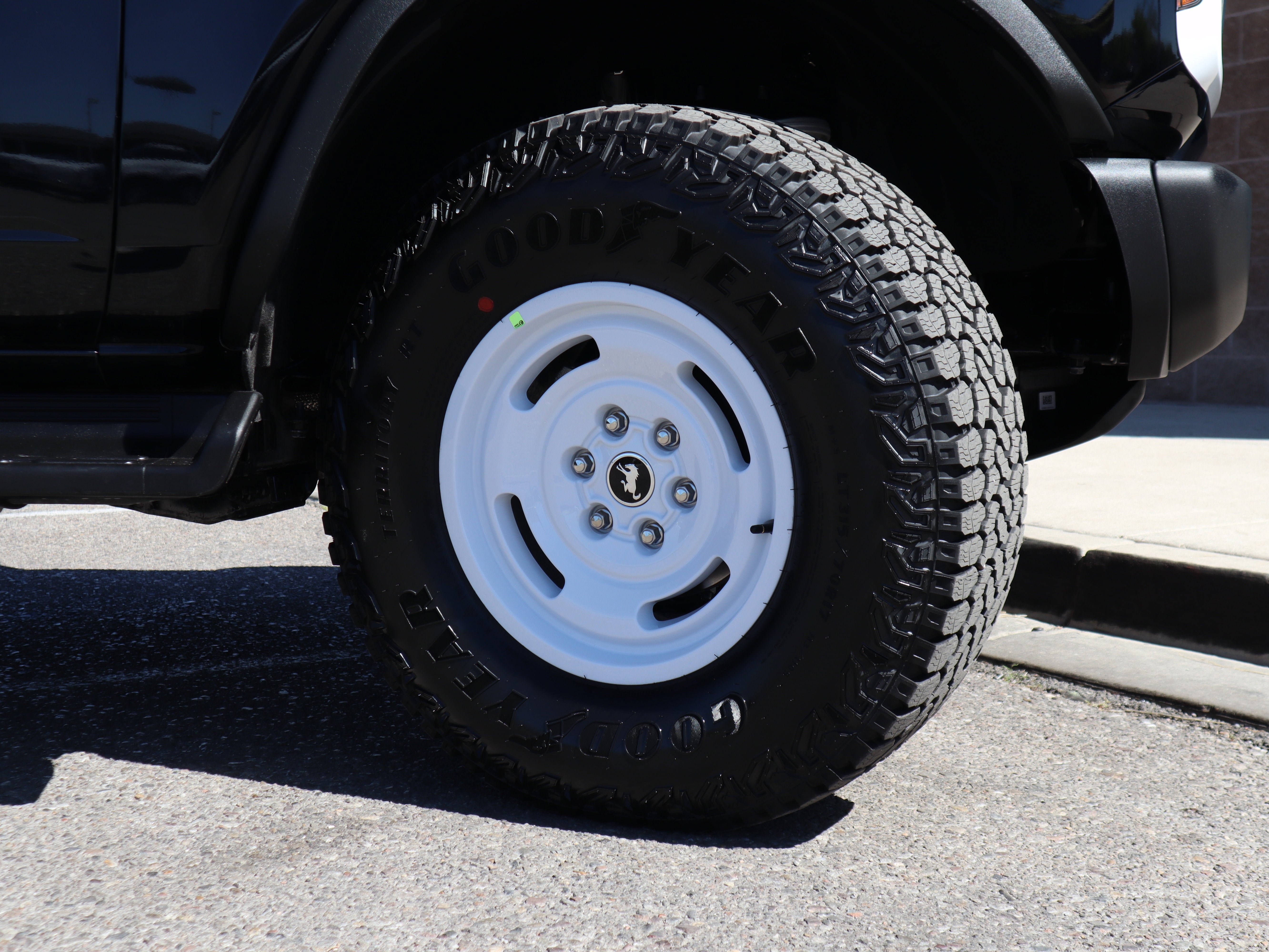 New 2026 Ford Bronco Heritage Edition AWD/4WD image 13