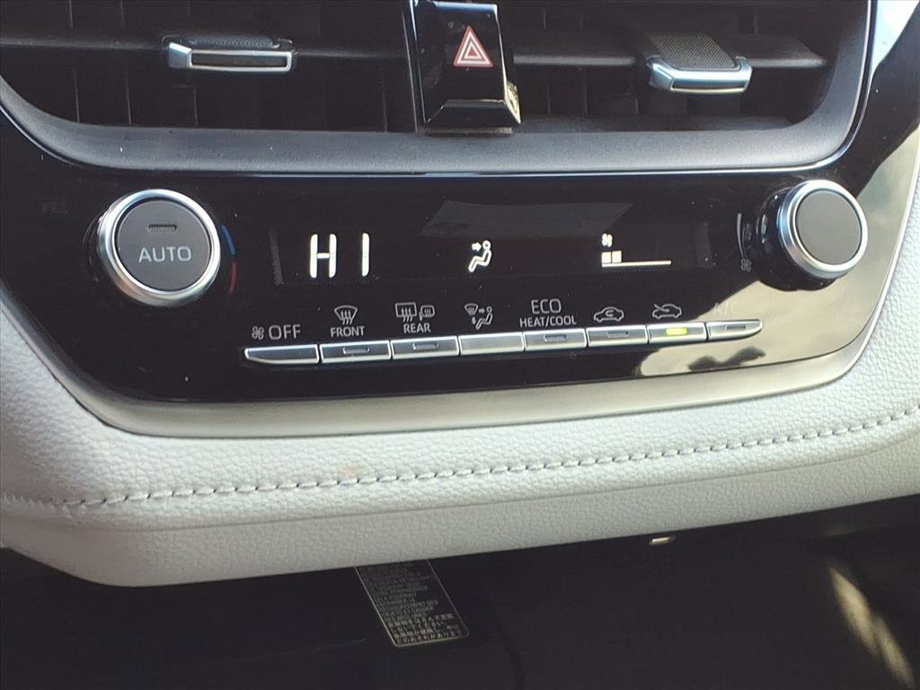 Certified 2024 Toyota Corolla SE w/ SE Package image 18