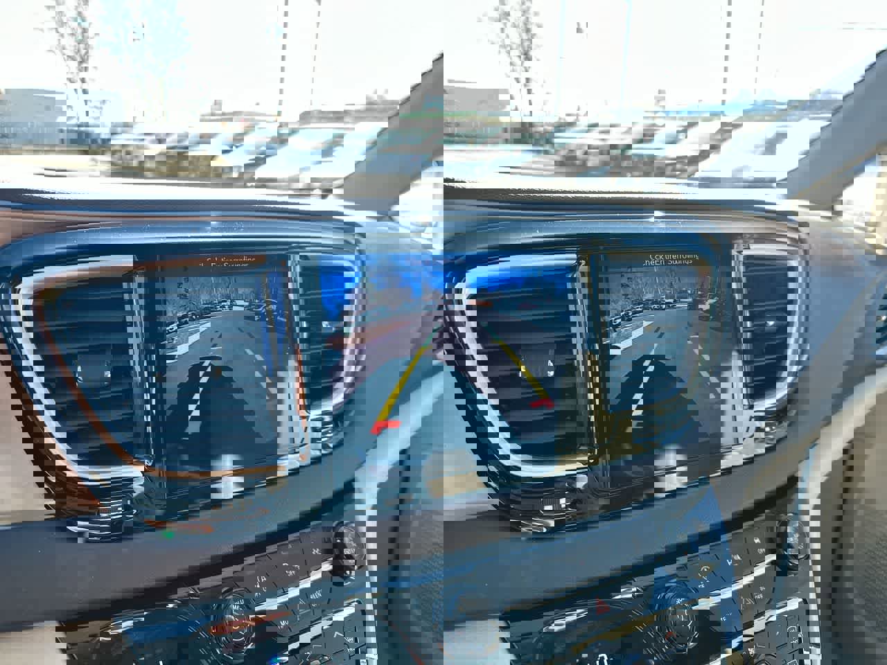 Used 2018 Chrysler Pacifica Touring-L image 33