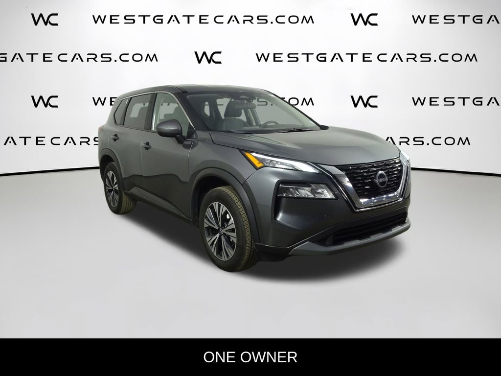 Used 2023 Nissan Rogue SV image 2