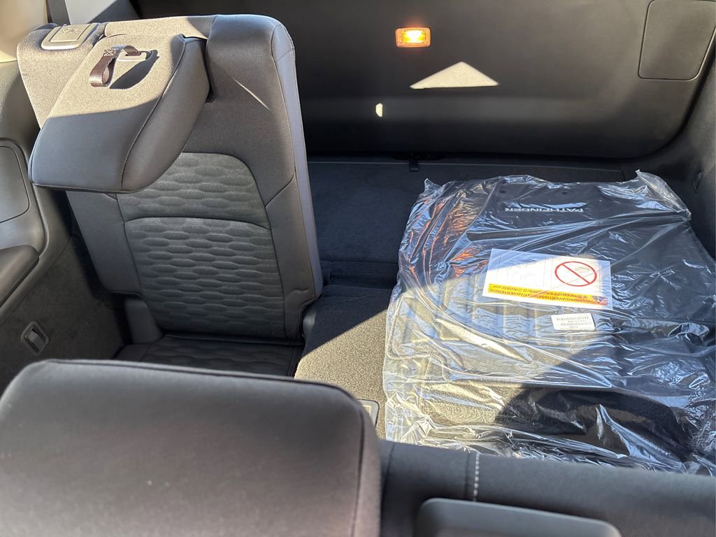 New 2025 Nissan Pathfinder SV image 37